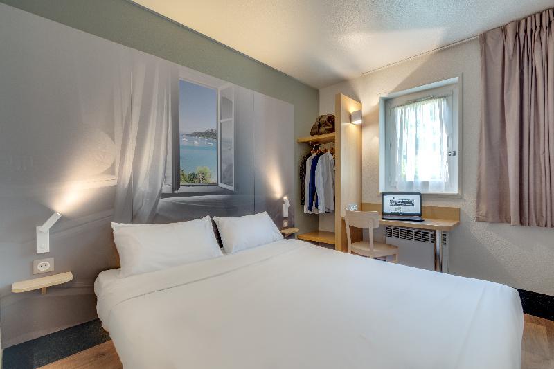B&B Hotel Frejus ロクブリューヌ・シュル・アルジャン エクステリア 写真