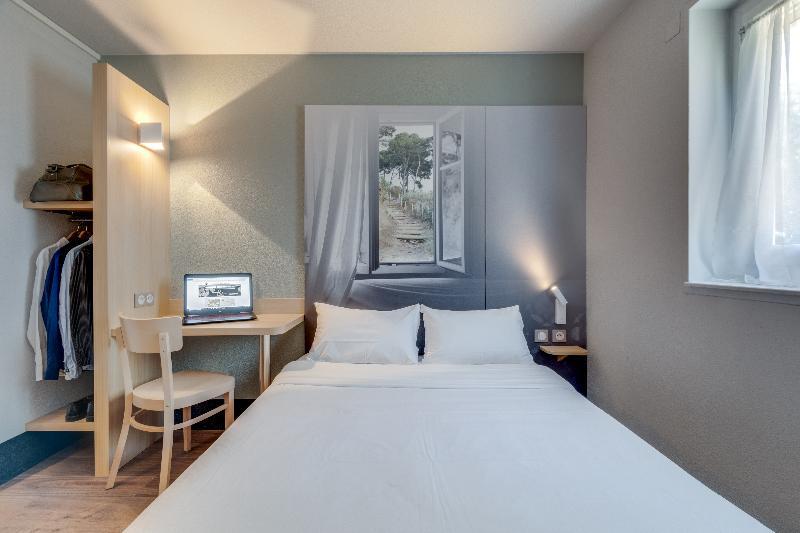 B&B Hotel Frejus ロクブリューヌ・シュル・アルジャン エクステリア 写真